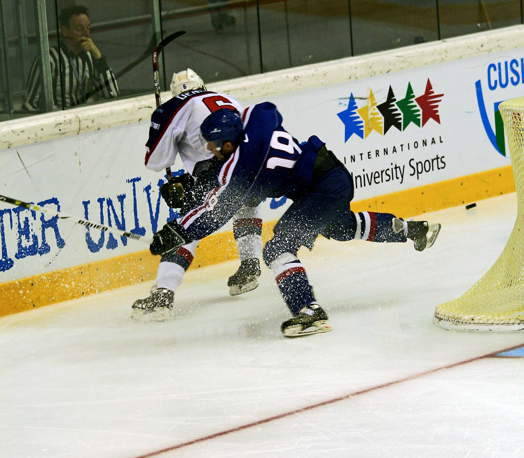 Contrasto sotto occhi assonnati