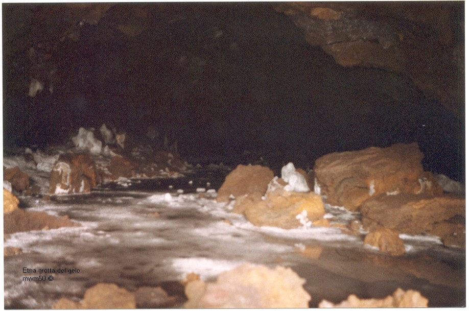 Etna grotta del gelo