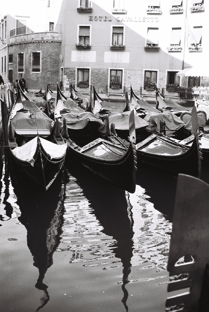Venezia - gondole nov06