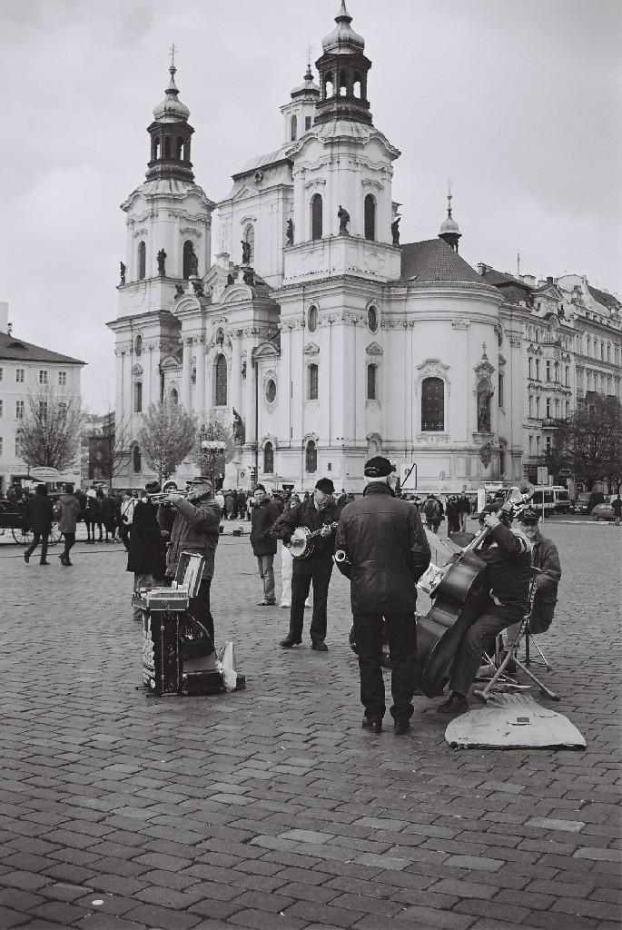 Praga, musicanti in S.Nicola-Mal� Strana  nov04