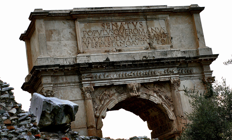 arco di tito pendente