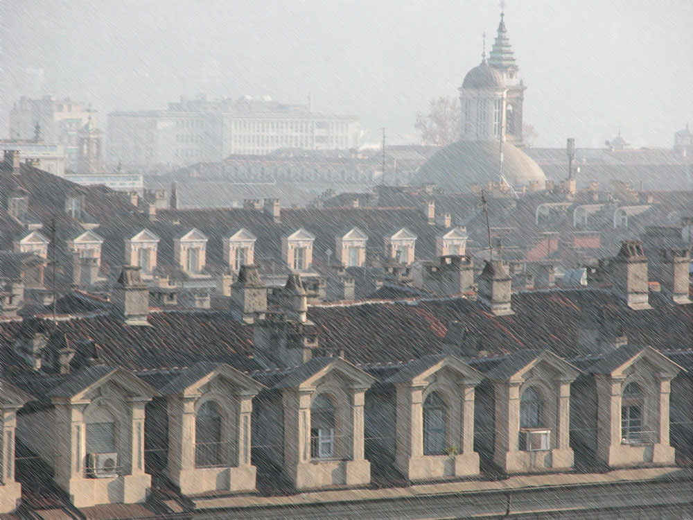 I tetti di Torino sotto il temporale