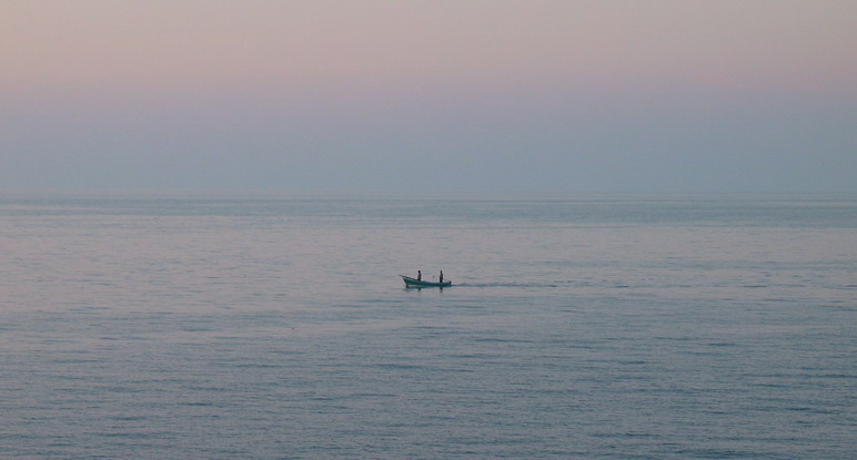 Una barca in mezzo al mar!