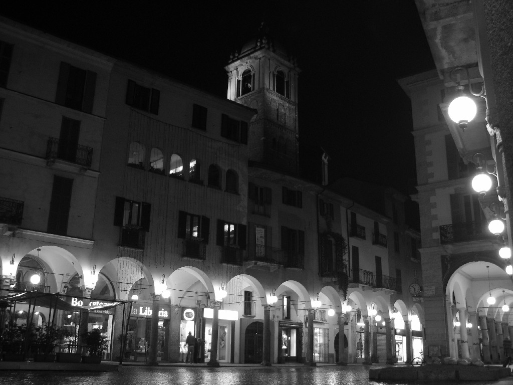 Novara di notte..