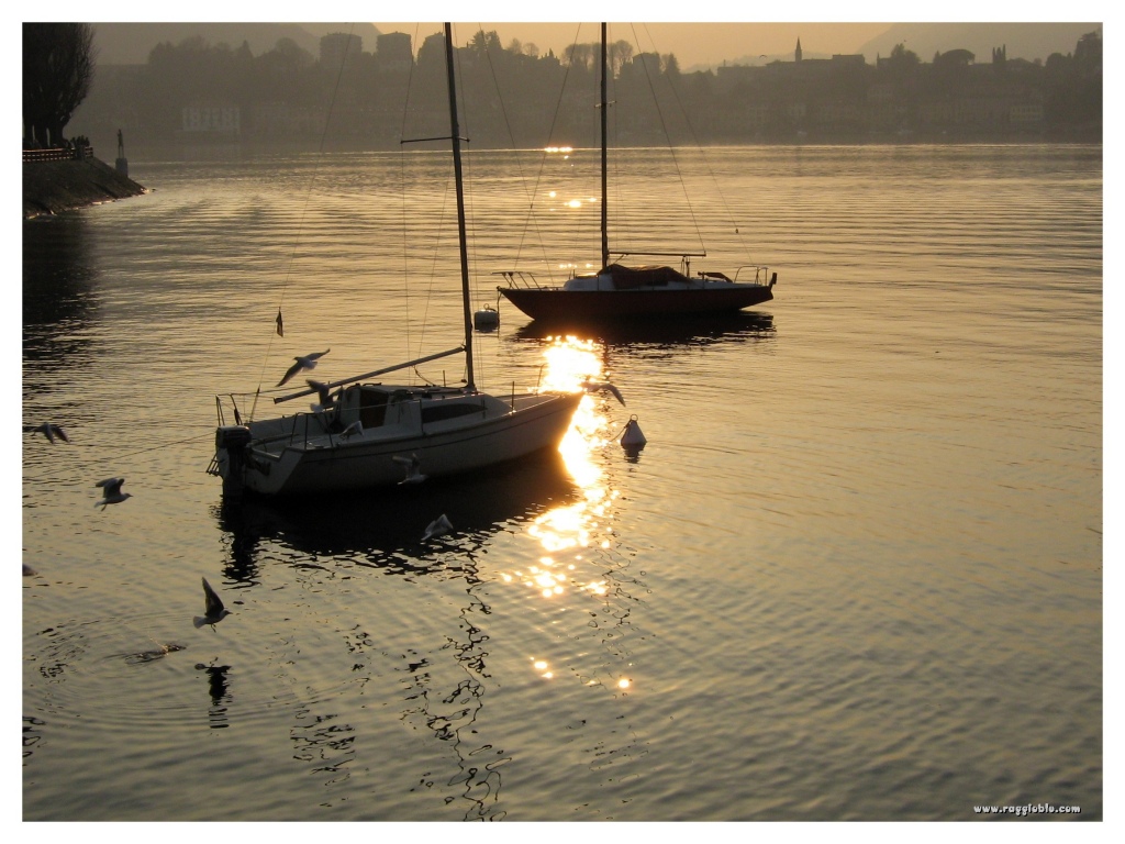 Il lago di Lecco di sera