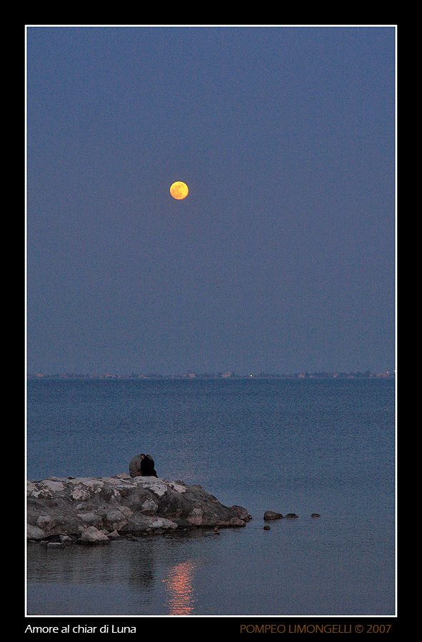 Amore al chiar di Luna