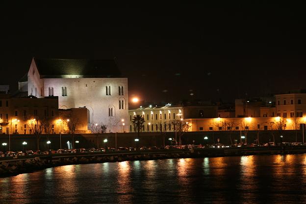 Bari vecchia dal mare