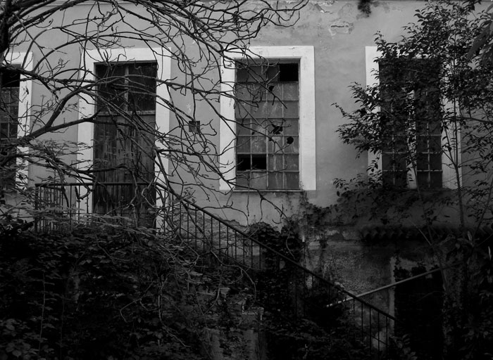 ...Like an horror film....