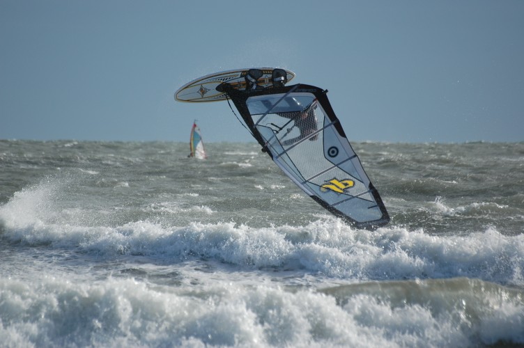 windsurf
