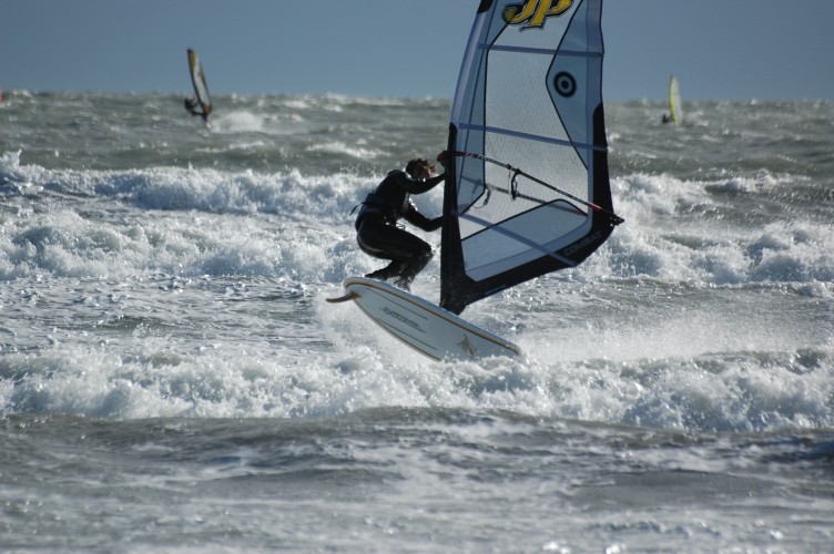 windsurf