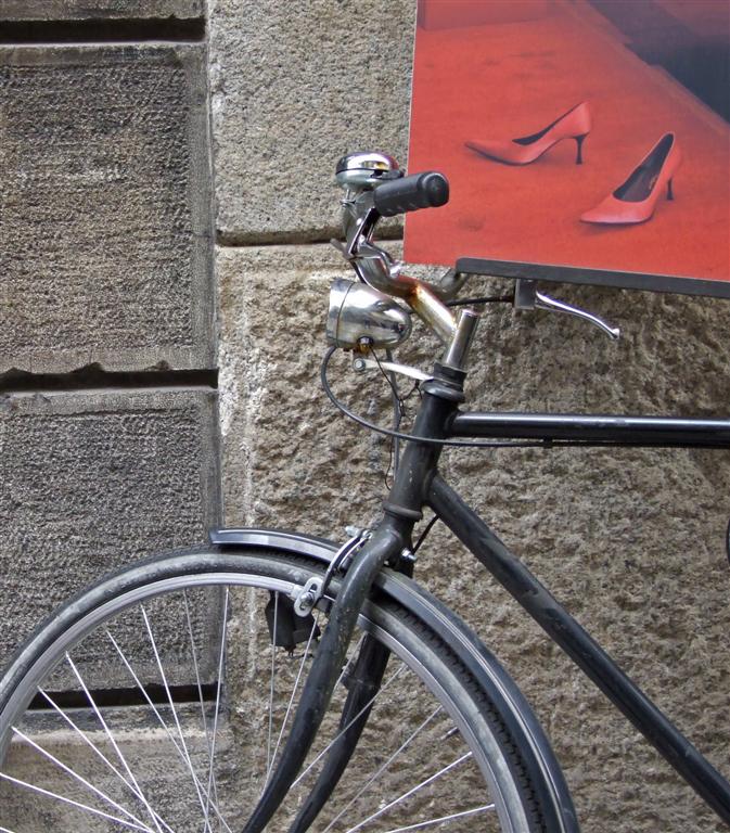 bici in scarpe....o scarpe sopra la bici