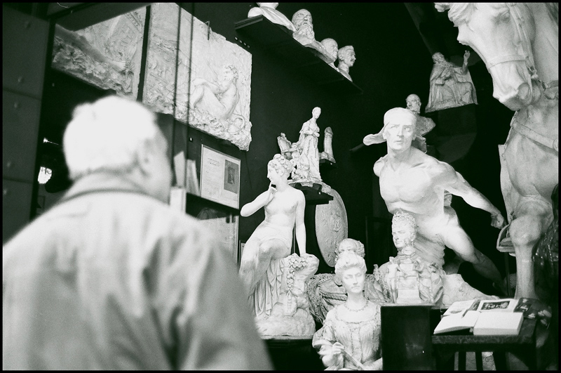 Il negozio di statue