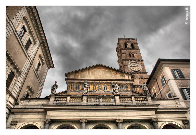 Una giornata uggiosa su S. Maria in Trastevere