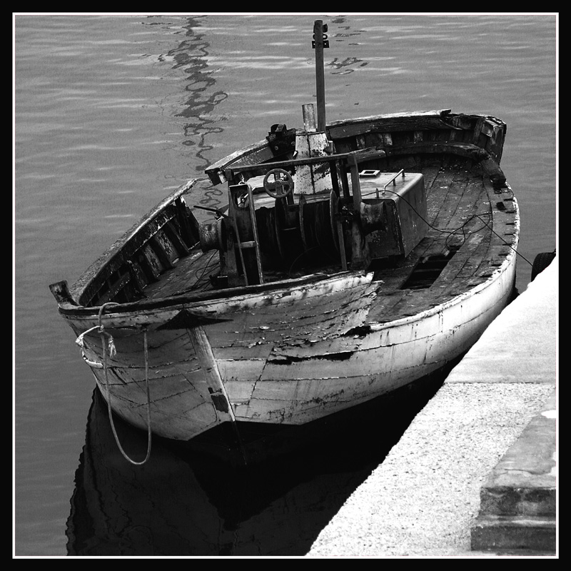 ...LA BARCA ANELA AL MARE EPPUR LA TEME
