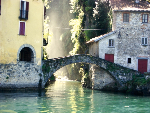 Quel ponte sul lago di Como...