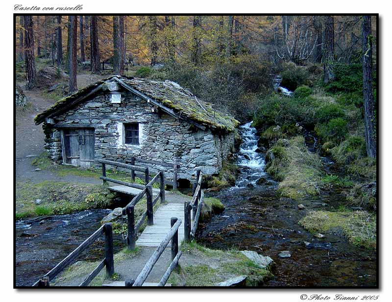 Casetta con ruscello