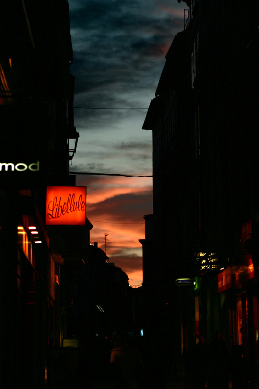 TRAMONTO AL NEON