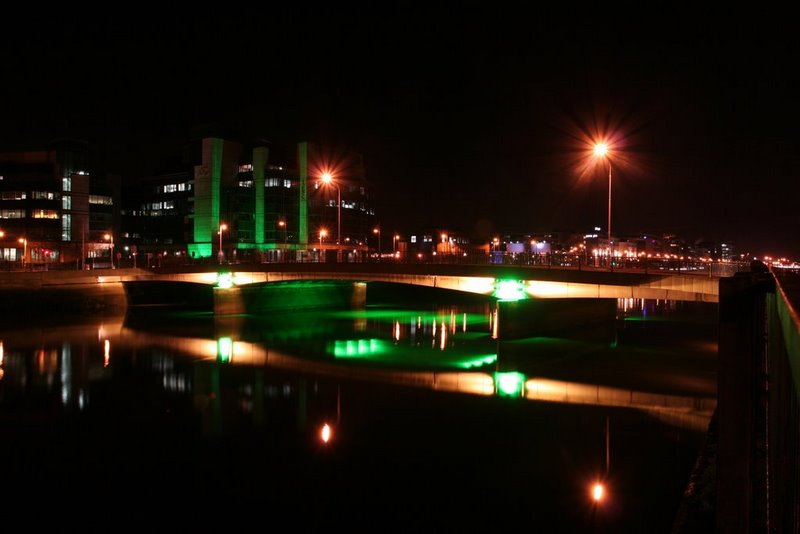 Ponte sul Lifty (Dublin by night)