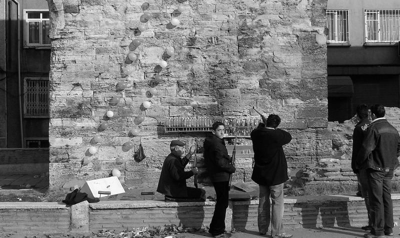 Divertirsi in povert�.