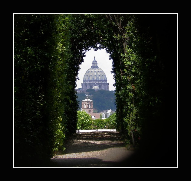 Spiando Roma dall'Aventino