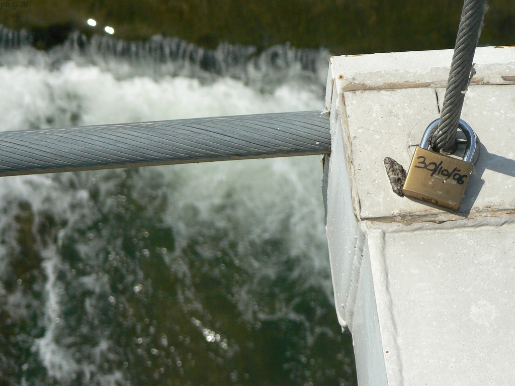 ...devo ricordarmi di comprare le azioni della Viro....