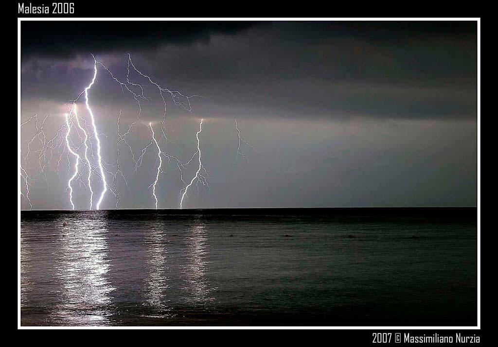 Bolt of lightning @ Malesia