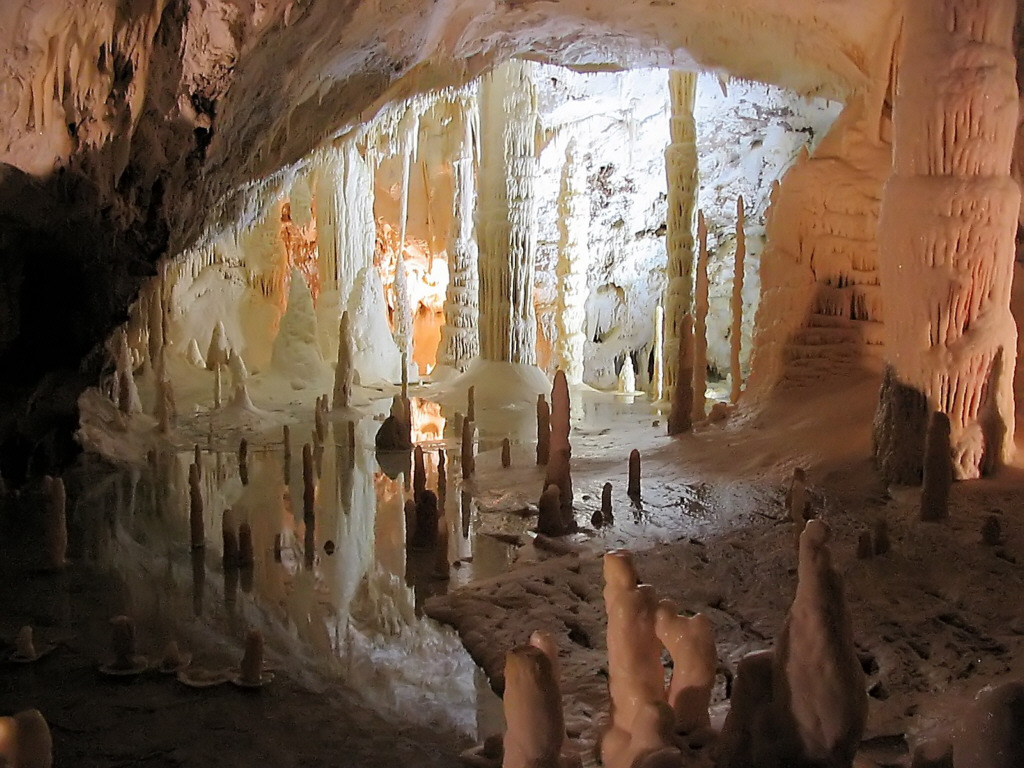 Marche Grotte di Frasassi