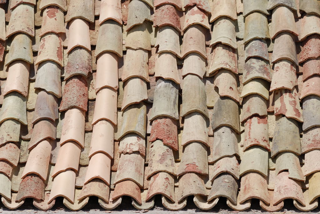 Il sale raccolto sotto le tegole