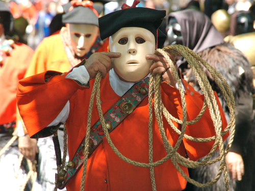 Dietro la maschera ...