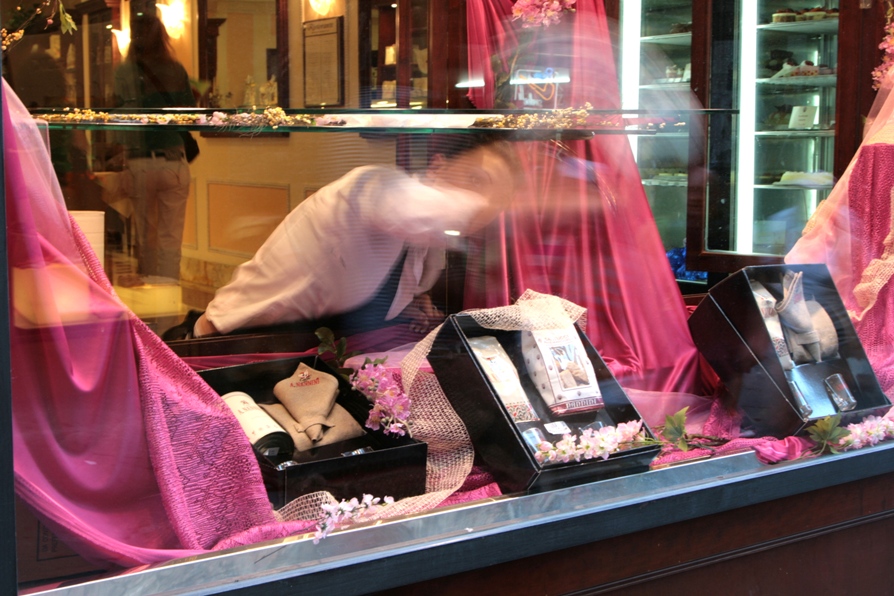 La vetrina ... va tenuta pulita !!!