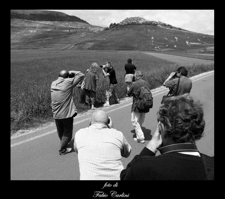 paparazzi a Castelluccio[raduno Umbria]