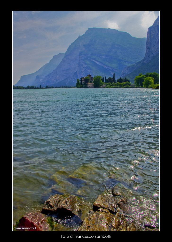 In lontananza, il castello