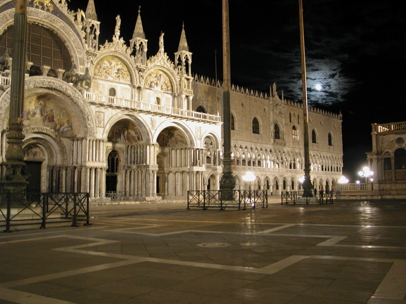 Piazza San Marco in notturna