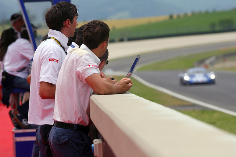 L'attesa dal muretto...