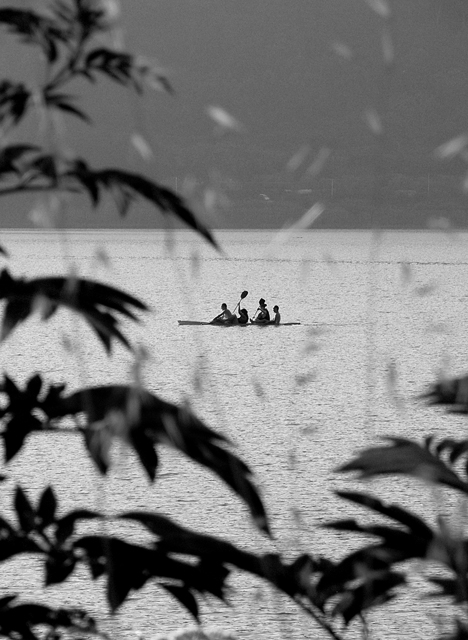 Attraversando il lago