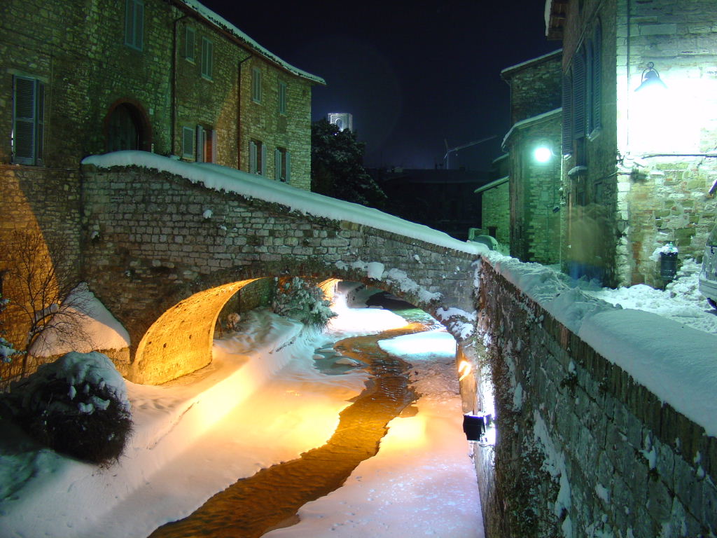 Gubbio by night (sotto la neve) - 4