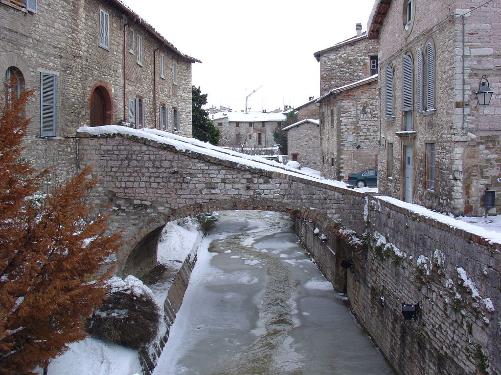 Gubbio sotto la neve - 3