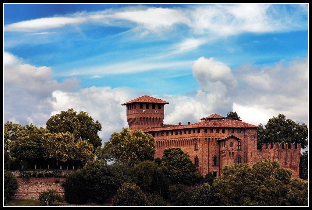 Castello tra le nubi