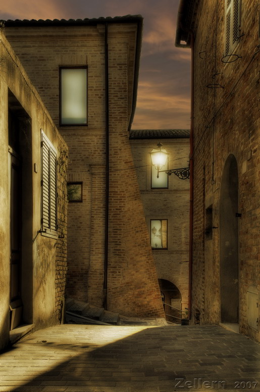 La romantica atmosfera del vecchio vicolo