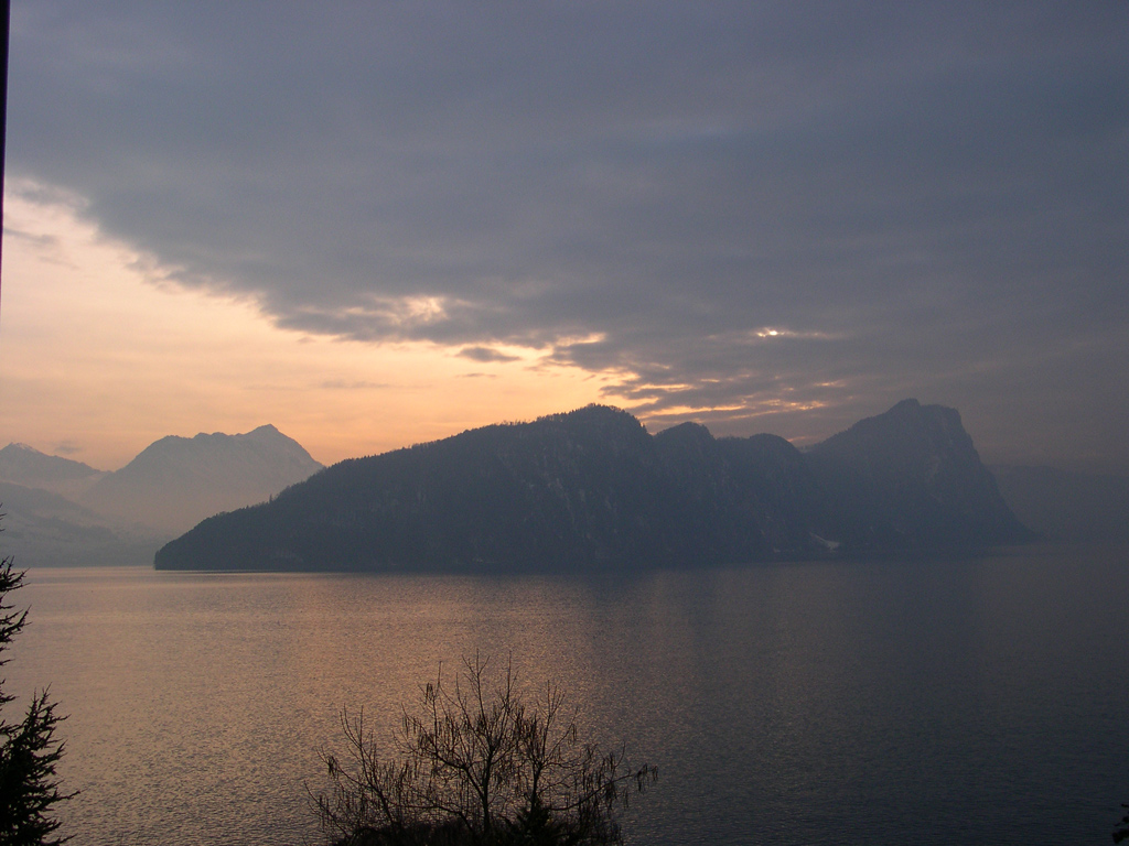 Sponda opposta al tramonto