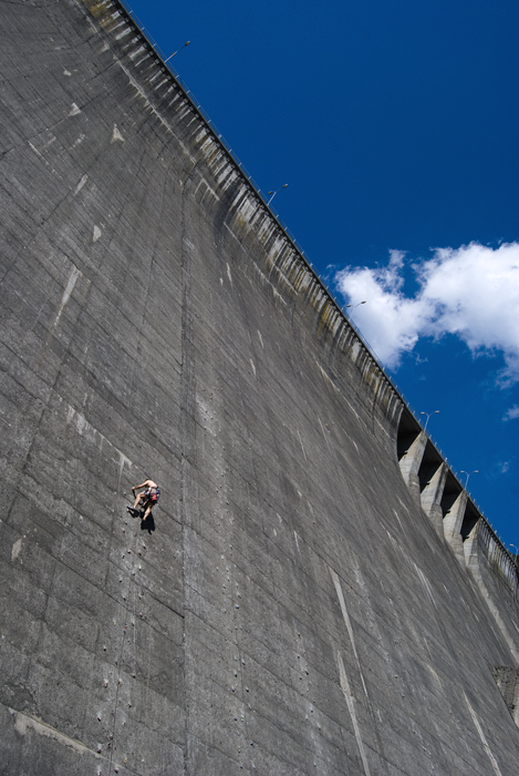 Appeso ad un filo ...