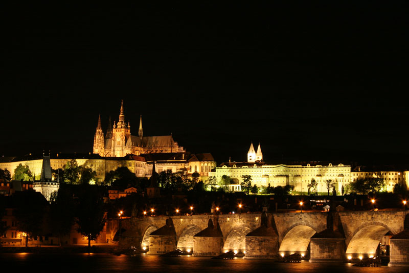 Praga castello di notte