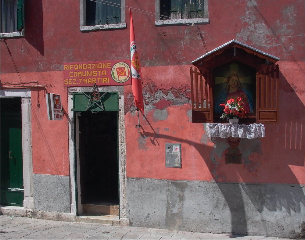 Il Diavolo e l' Acqua Santa