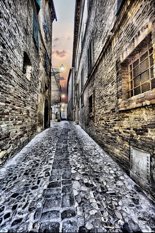 Vicolo del tramonto