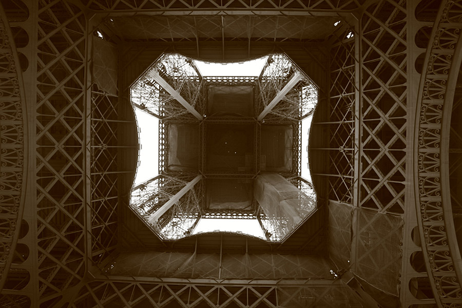 Eiffel inusuale giorno