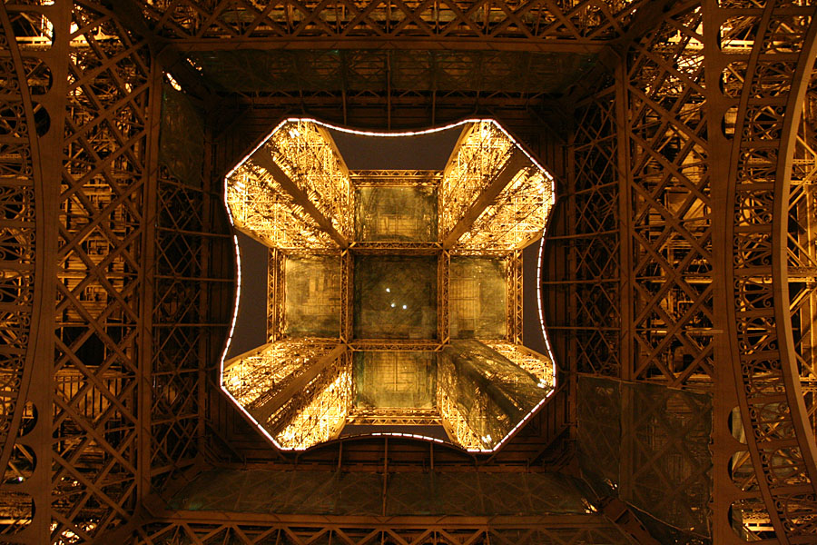 Eiffel inusuale notte