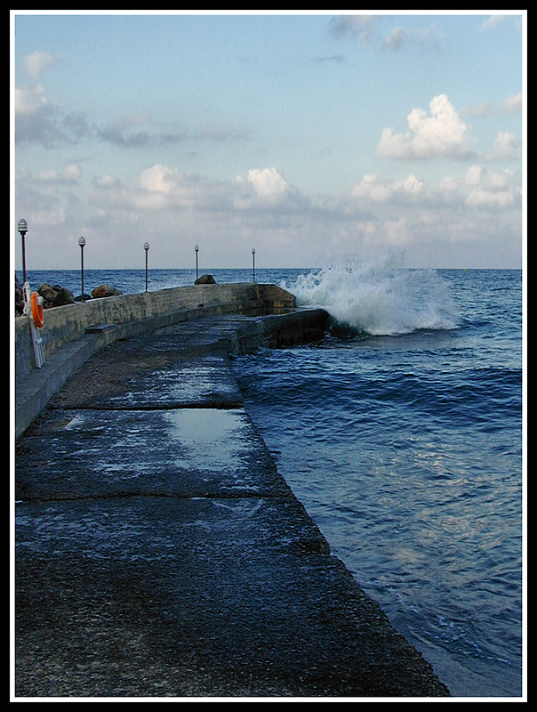 All'imbrunire sul molo