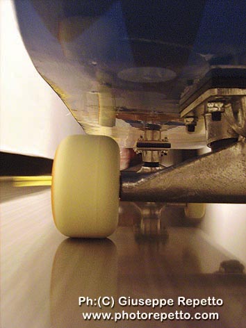 [FUNNY-ONBOARD] Under_Skate