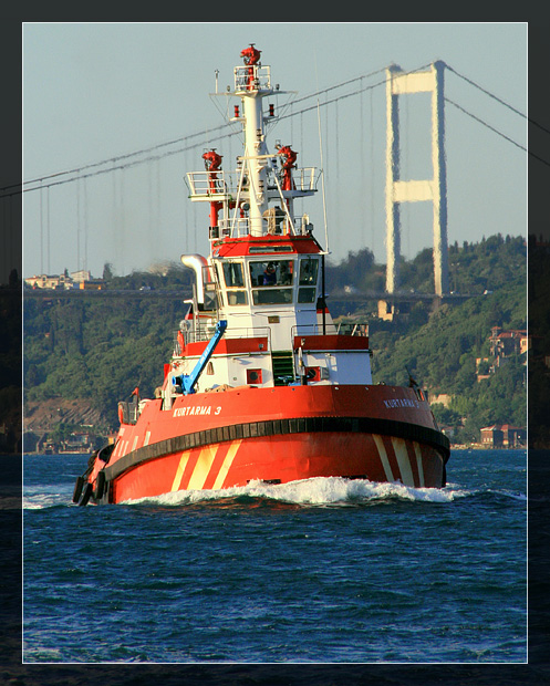 Rimorchiatore sul Bosforo