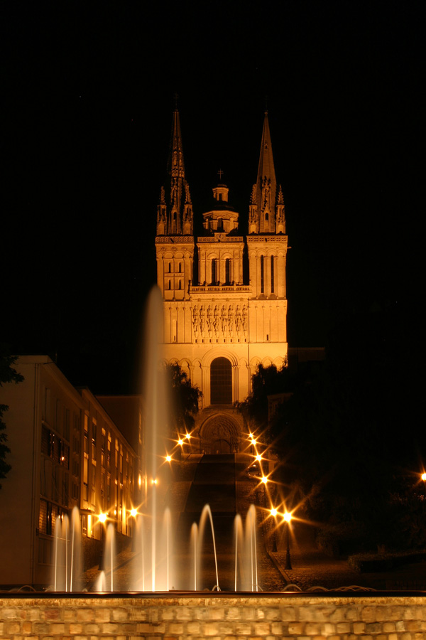... Angers di notte ...